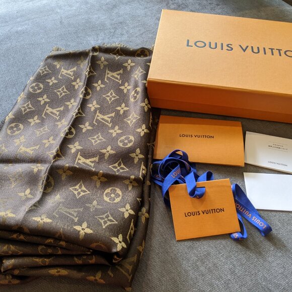 Louis Vuitton Monogram bronze shawl - Brand new with tag on - Picture 3 of 8